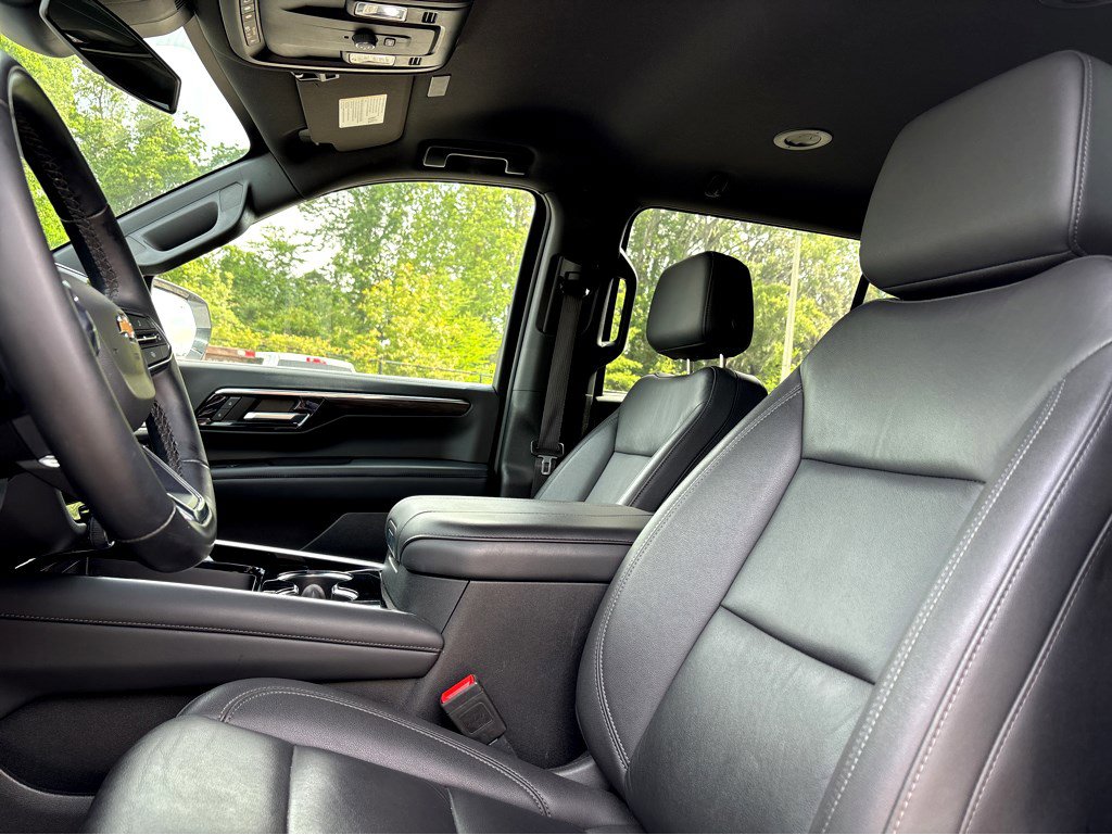 Certified 2025 Chevrolet Suburban LT AWD/4WD image 14