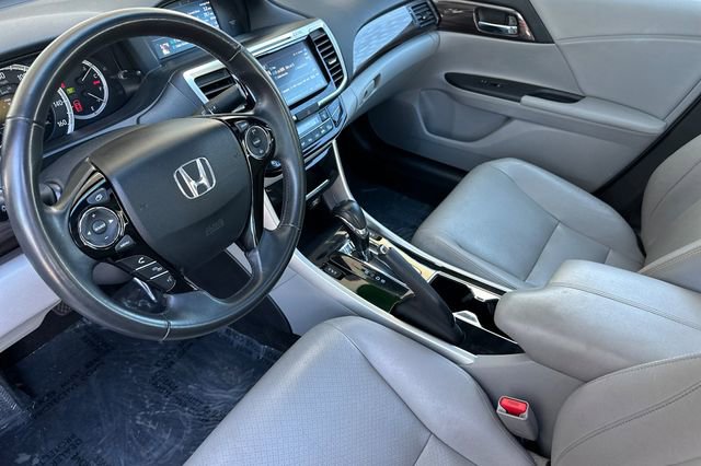 Used 2017 Honda Accord EX-L image 10