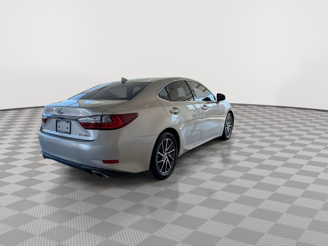 Used 2016 Lexus ES 350 w/ Luxury Package w/Wood Trim image 10