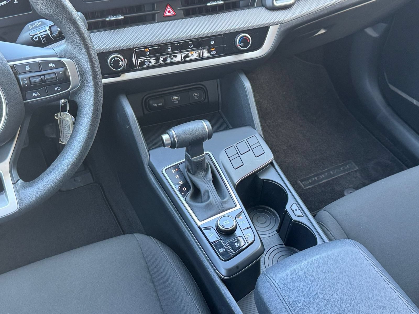 Used 2025 Kia Sportage LX FWD image 40