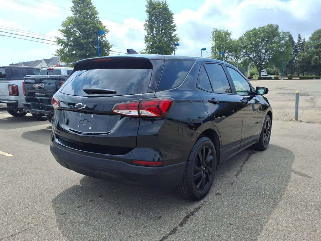 Certified 2023 Chevrolet Equinox LS w/ LS Convenience Package FWD image 4