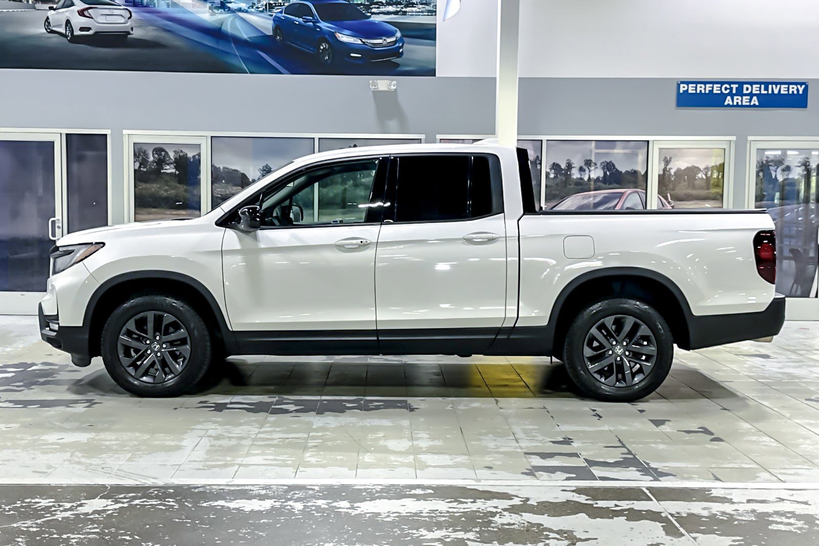 Used 2023 Honda Ridgeline Sport image 2