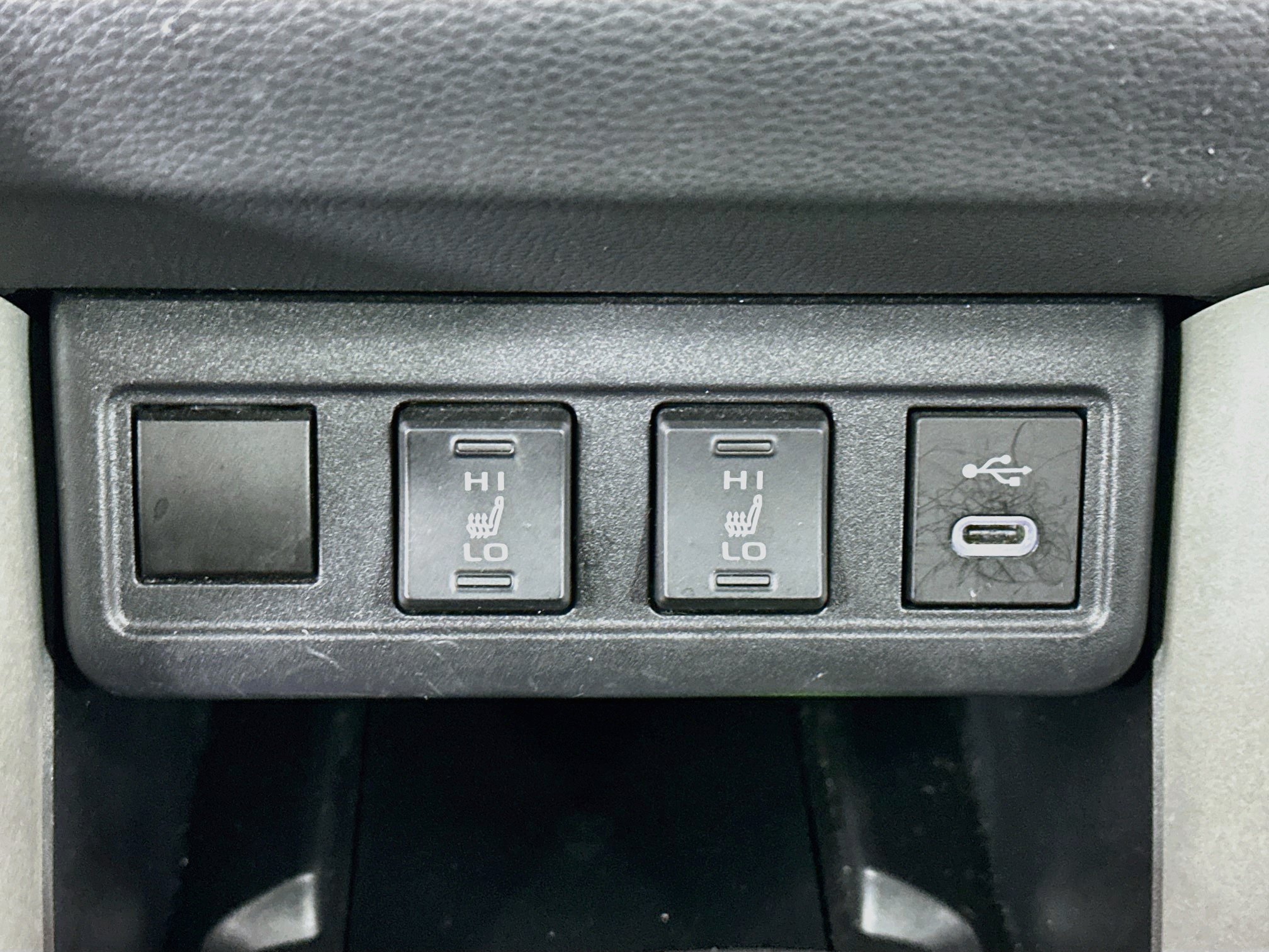 Used 2025 Toyota Corolla Cross XLE FWD image 26