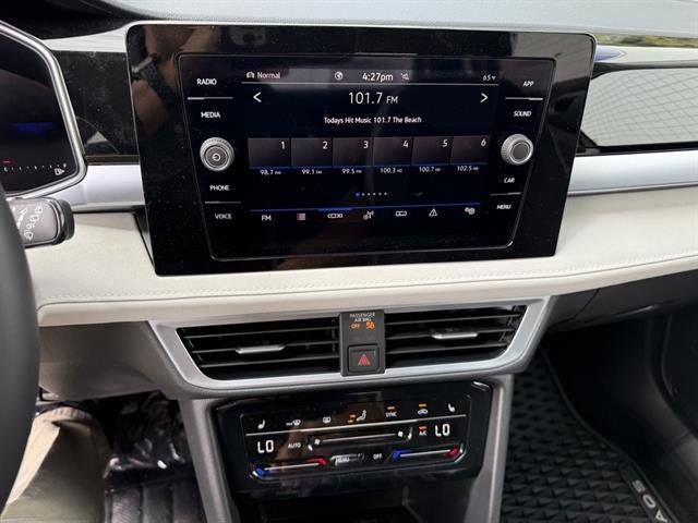 New 2025 Volkswagen Taos SE image 23