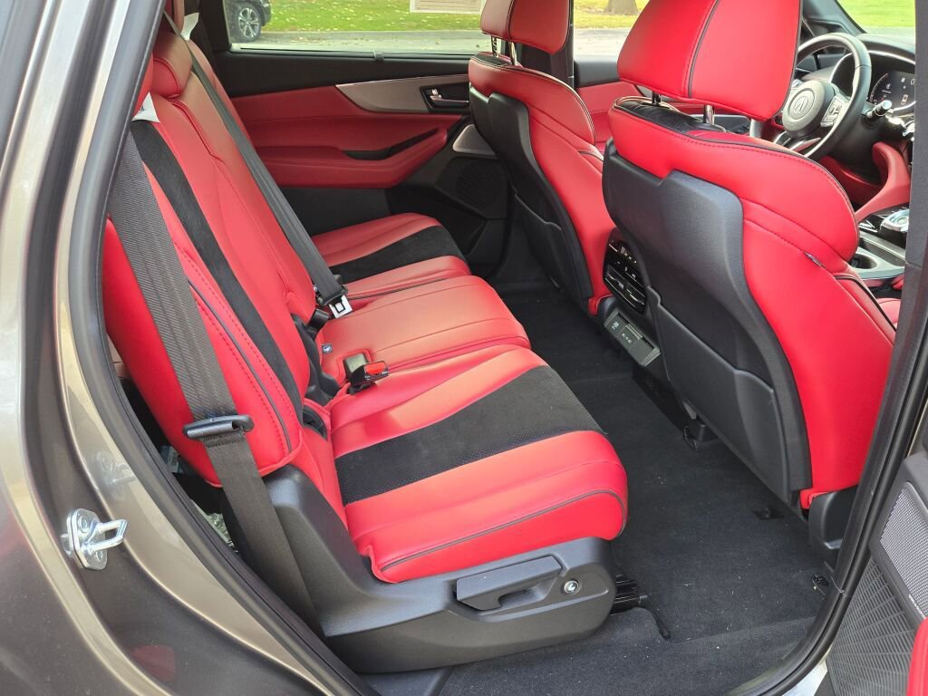 Used 2025 Acura MDX A-Spec image 11