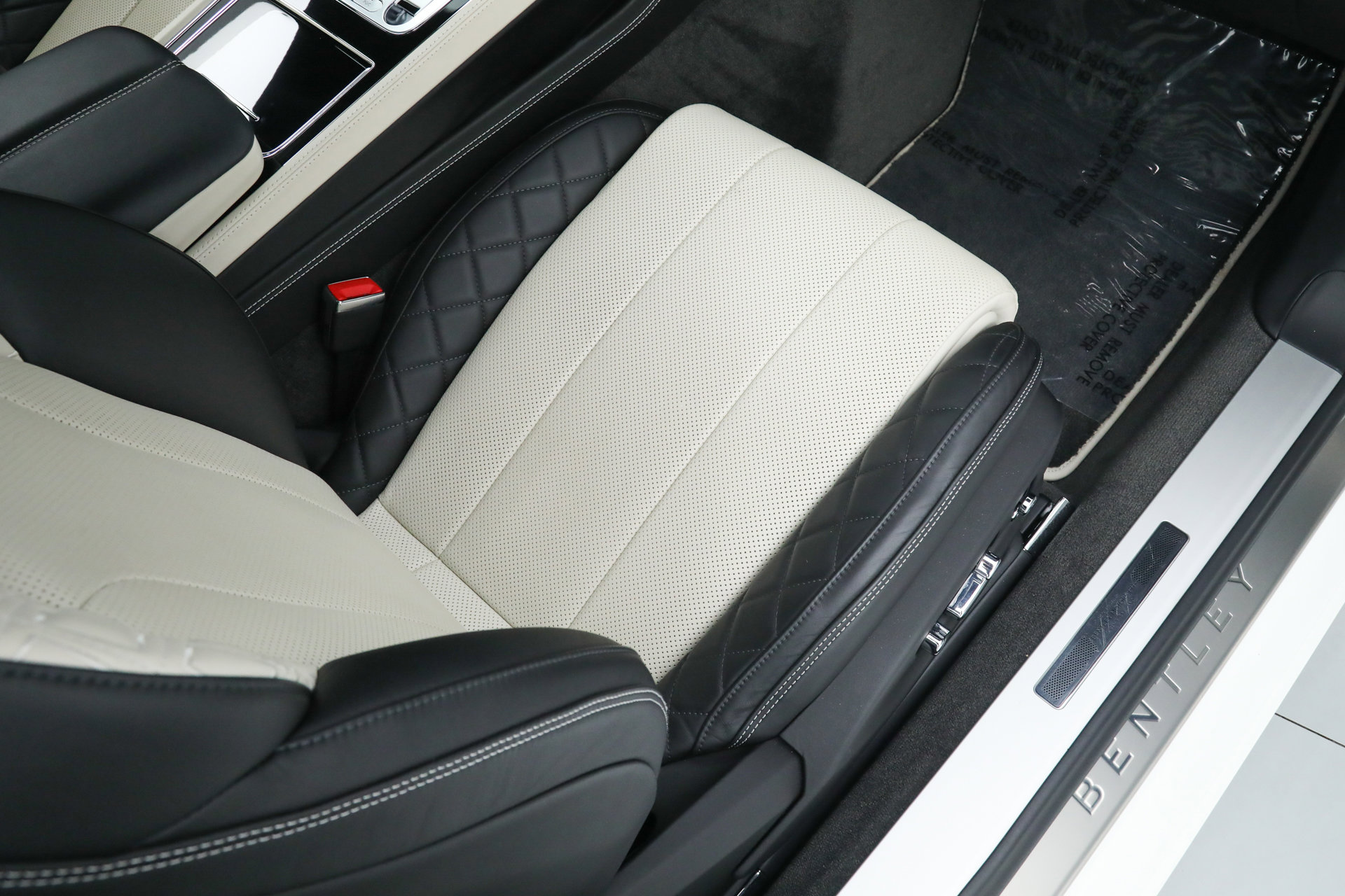 Used 2021 Bentley Continental GT V8 image 17