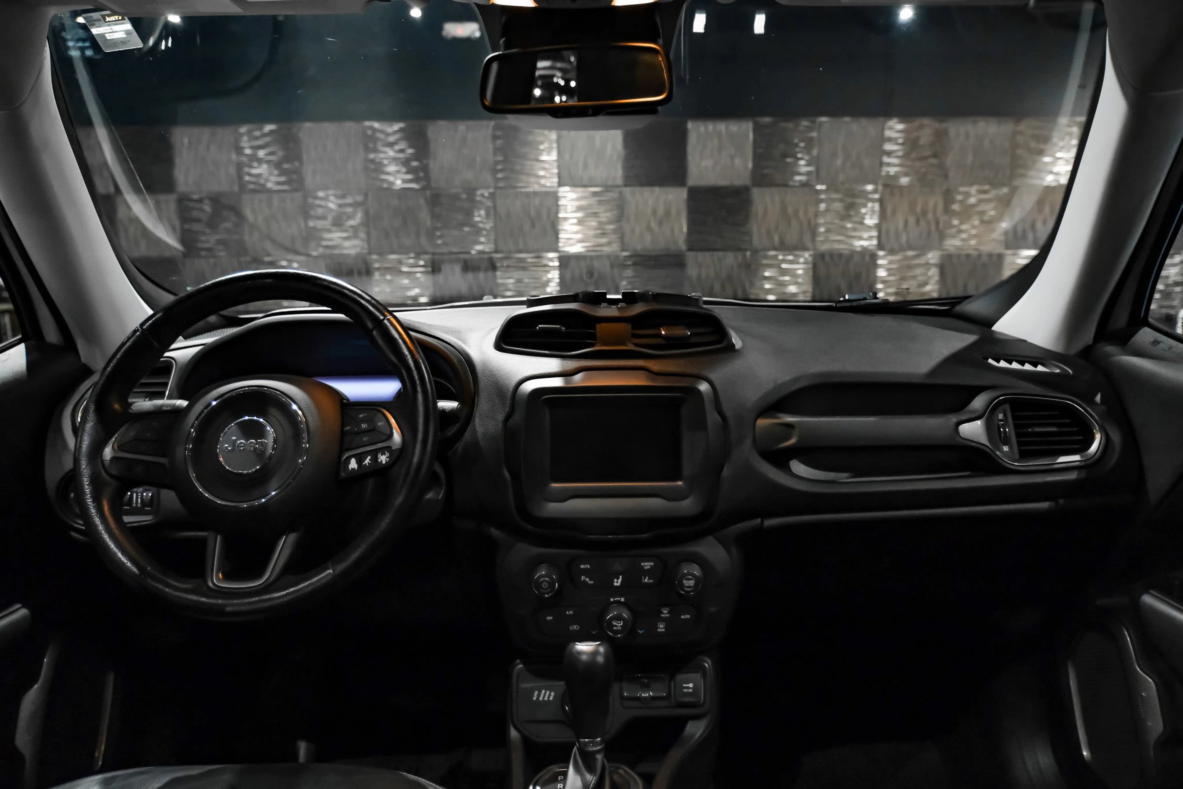 Used 2018 Jeep Renegade Limited w/ Advanced Technology Group AWD/4WD image 12