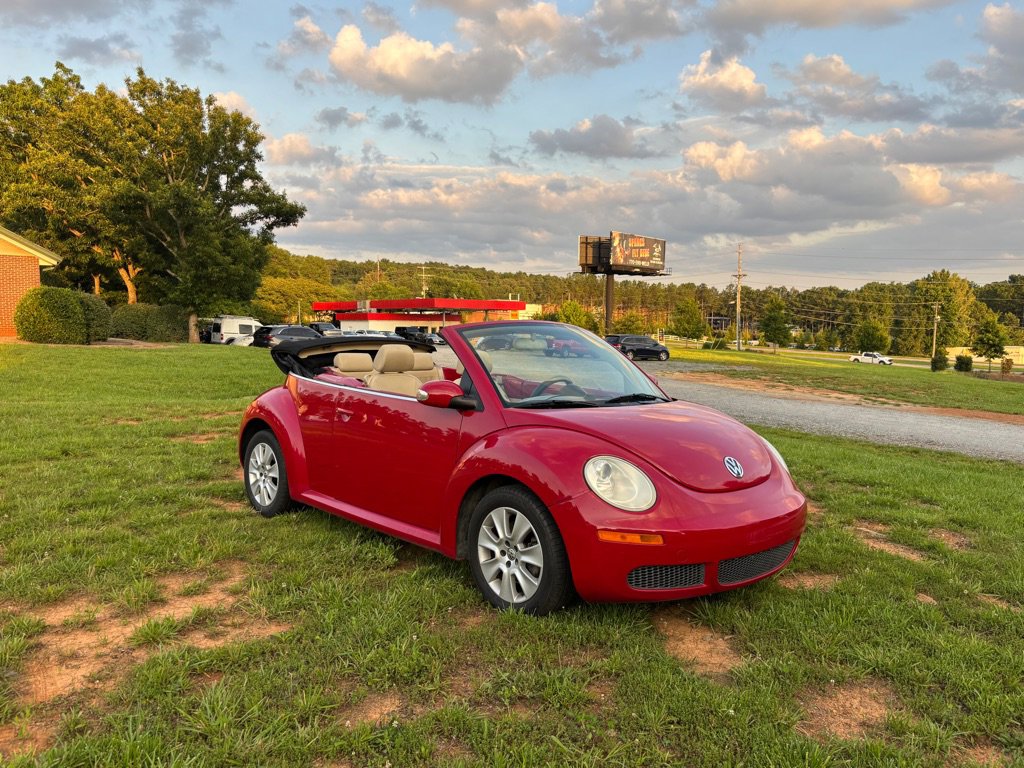Used 2009 Volkswagen Beetle S image 3
