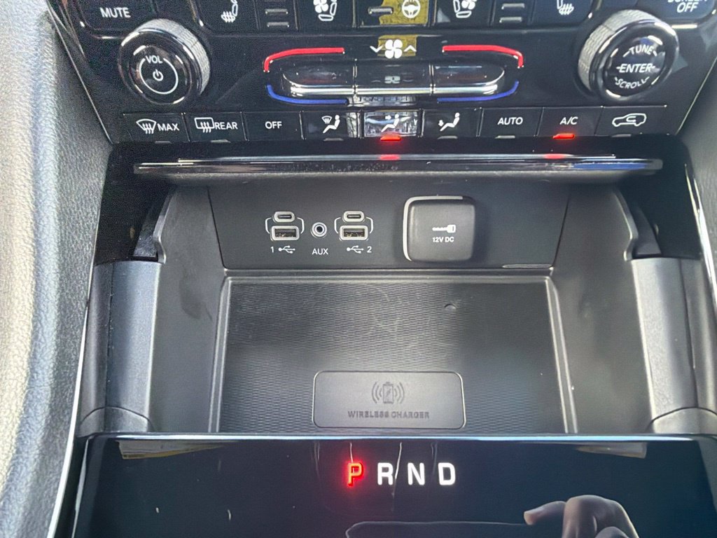Used 2024 Jeep Grand Cherokee Overland RWD image 34