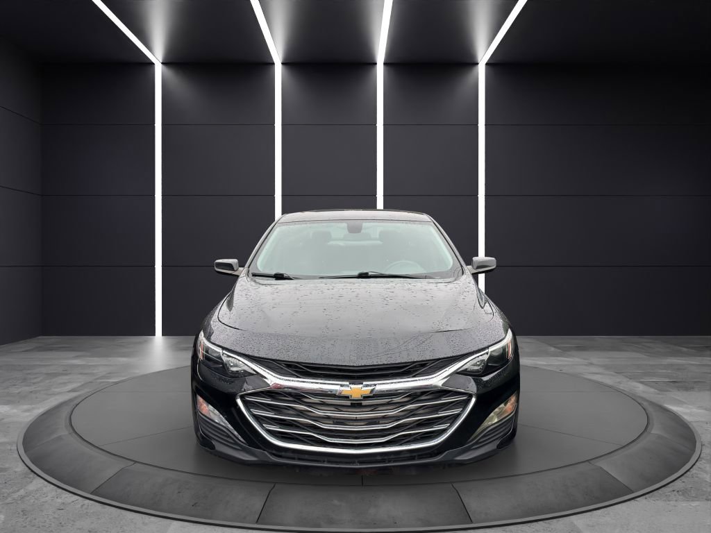 Used 2022 Chevrolet Malibu LT image 2