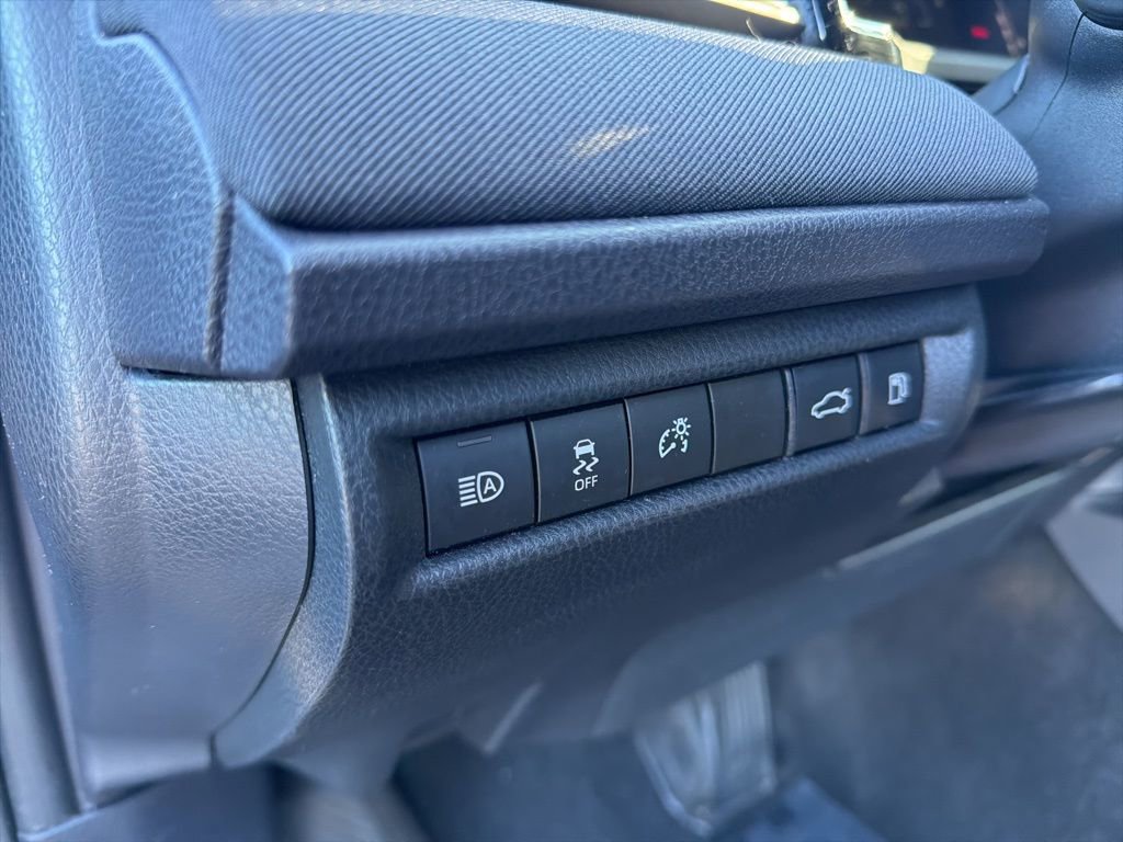 Used 2025 Toyota Camry LE image 13
