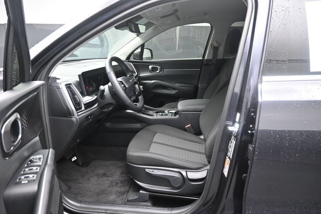 Used 2026 Kia Sorento LX FWD image 18