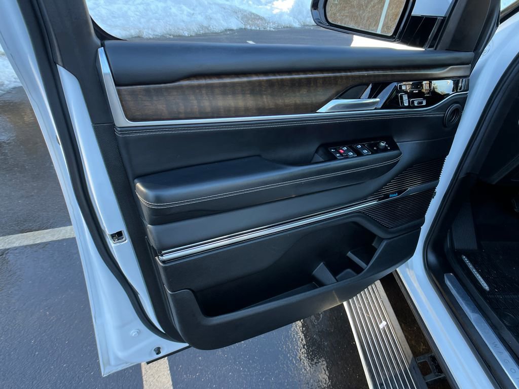 Used 2022 Jeep Grand Wagoneer Series I w/ Flexible Seating Group image 11