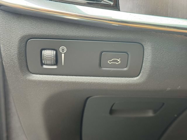 Used 2022 Volvo S90 B6 Inscription w/ Advanced Package AWD/4WD image 26