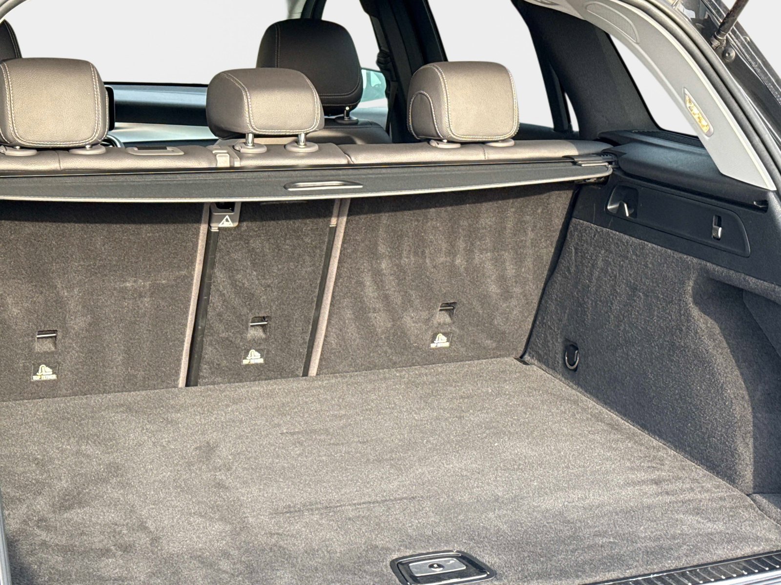 Used 2021 Mercedes-Benz GLC 300 4MATIC image 12