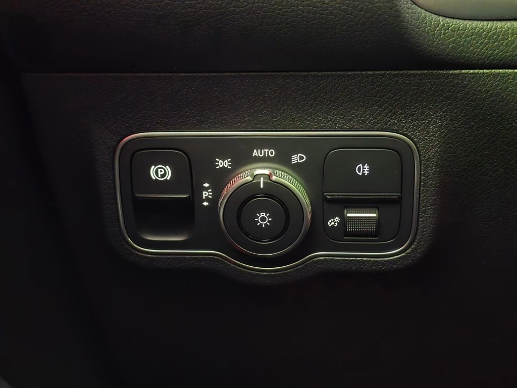 New 2026 Mercedes-Benz GLB 250 4MATIC image 26