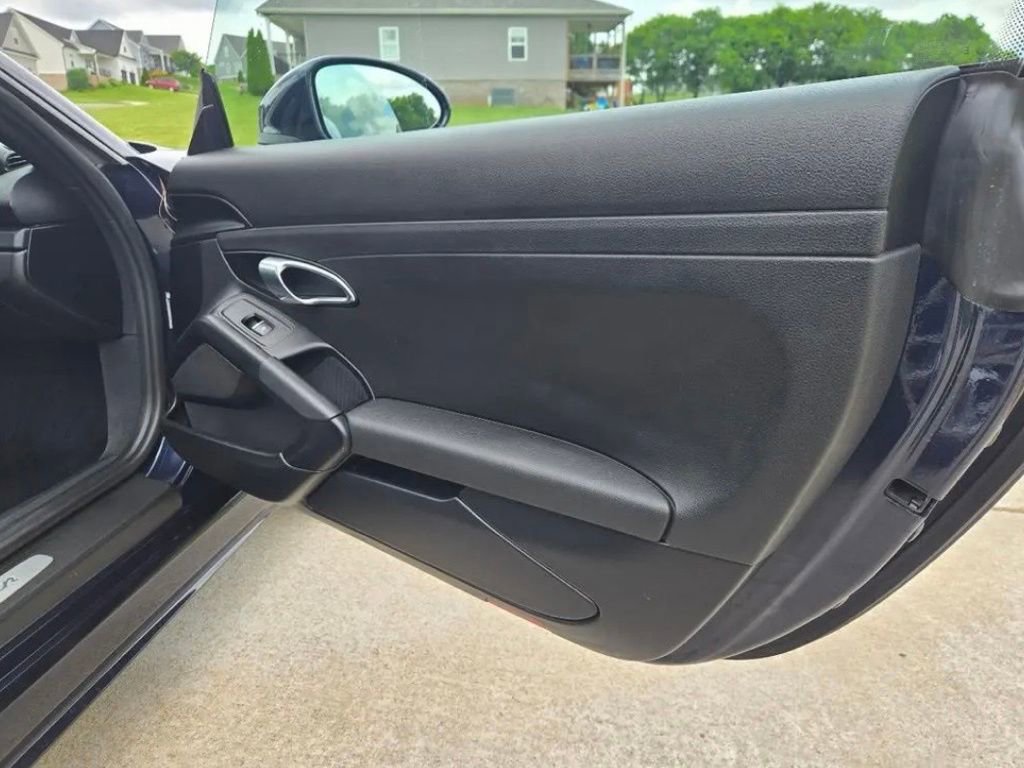 Used 2021 Porsche 718 Cayman RWD image 9