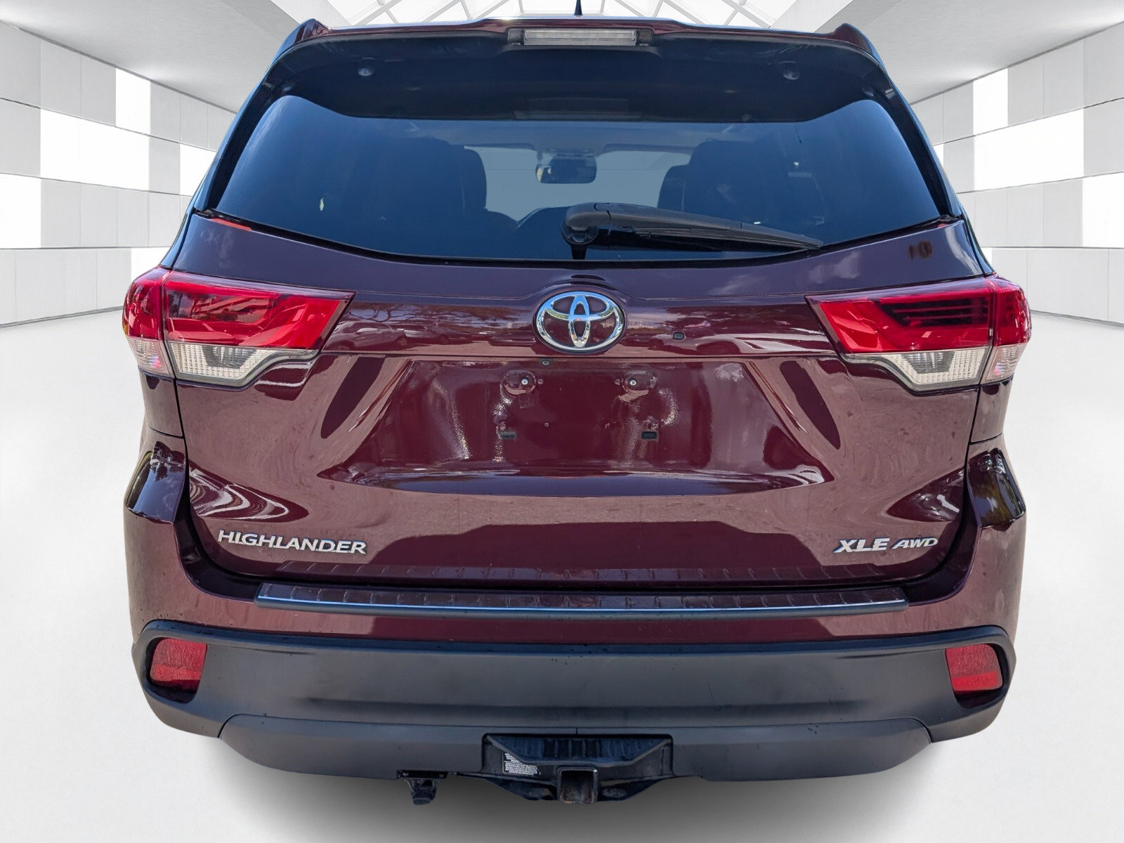 Used 2018 Toyota Highlander XLE image 6