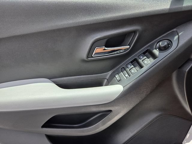 Certified 2020 Chevrolet Trax LS FWD image 19