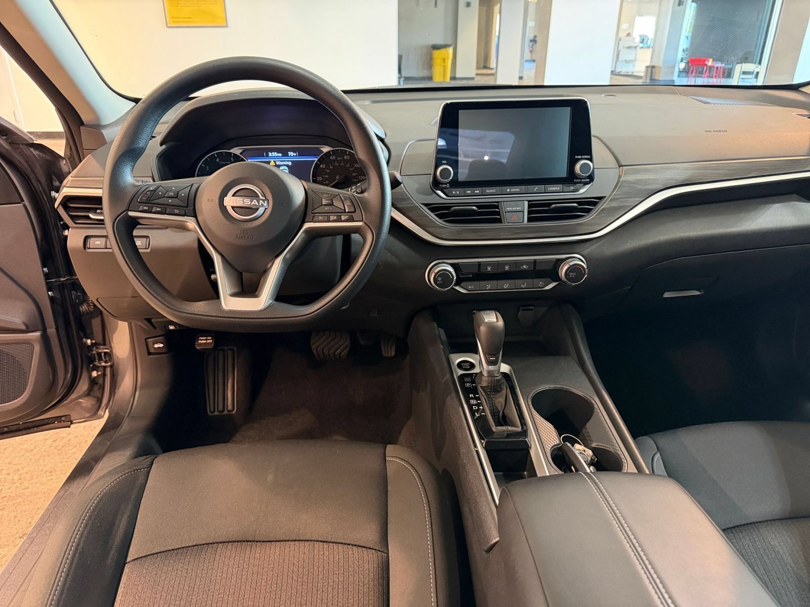 Used 2026 Nissan Altima 2.5 SV FWD image 32