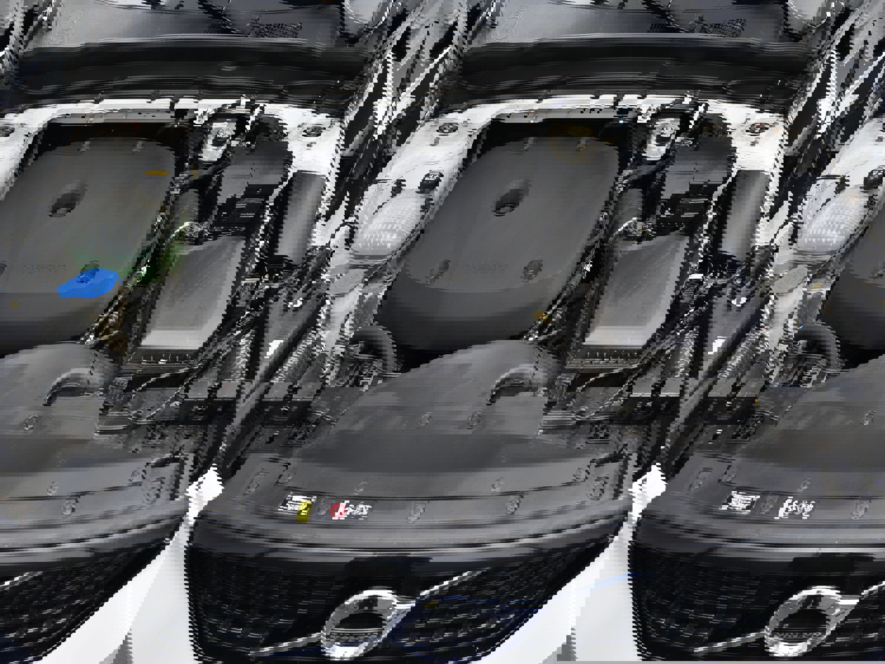 Used 2022 Volvo XC40 T5 R-Design image 29