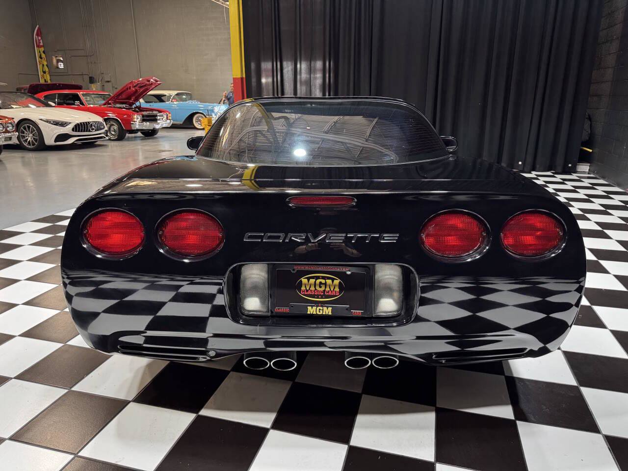 Used 2004 Chevrolet Corvette Coupe w/ Roof Package image 10