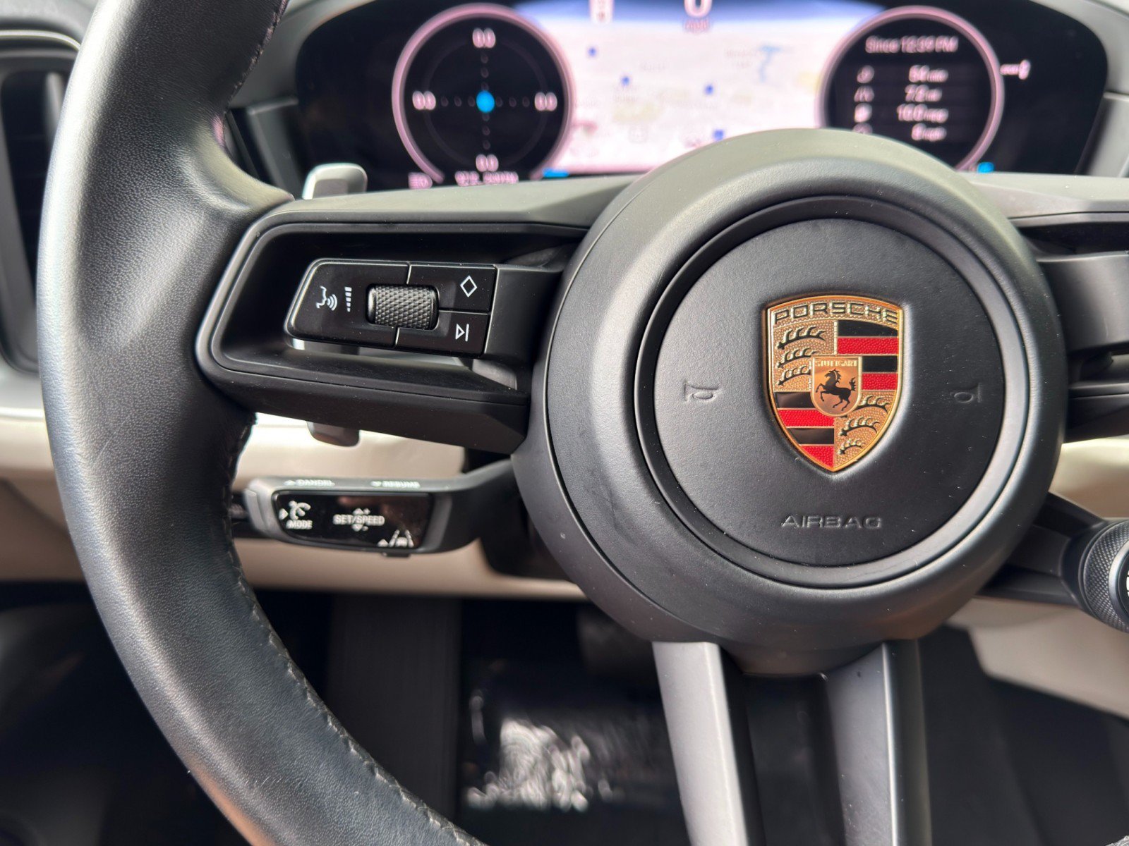 Used 2024 Porsche Cayenne AWD/4WD image 23
