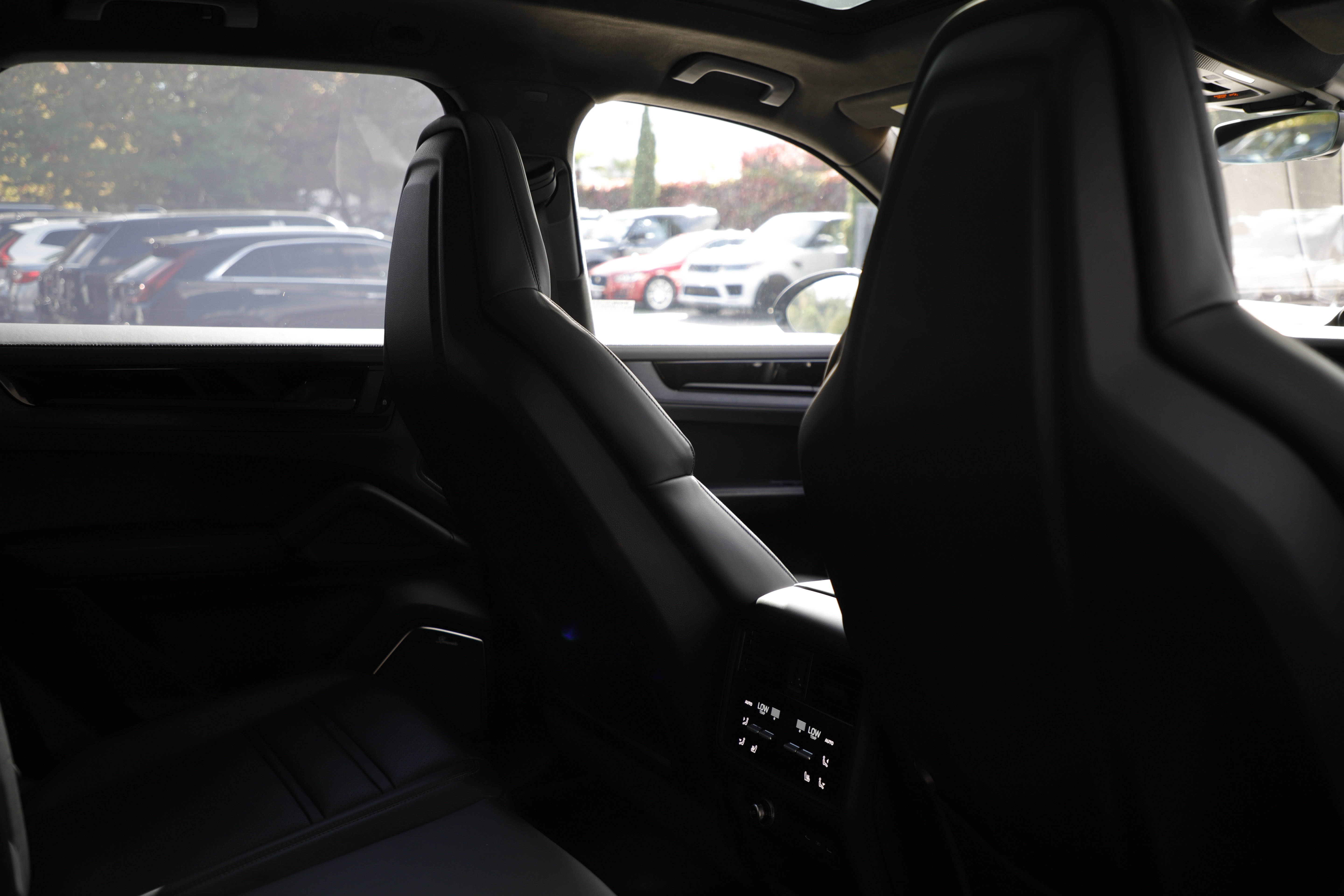Used 2025 Porsche Cayenne GTS AWD/4WD image 14