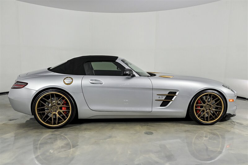 Used 2012 Mercedes-Benz SLS AMG Roadster image 28