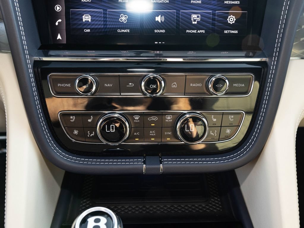 Used 2023 Bentley Bentayga AWD/4WD image 45