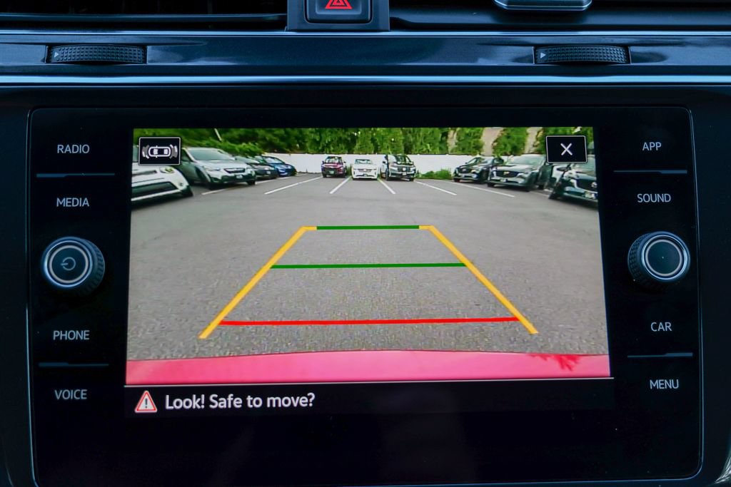 Used 2022 Volkswagen Tiguan SE AWD/4WD image 56