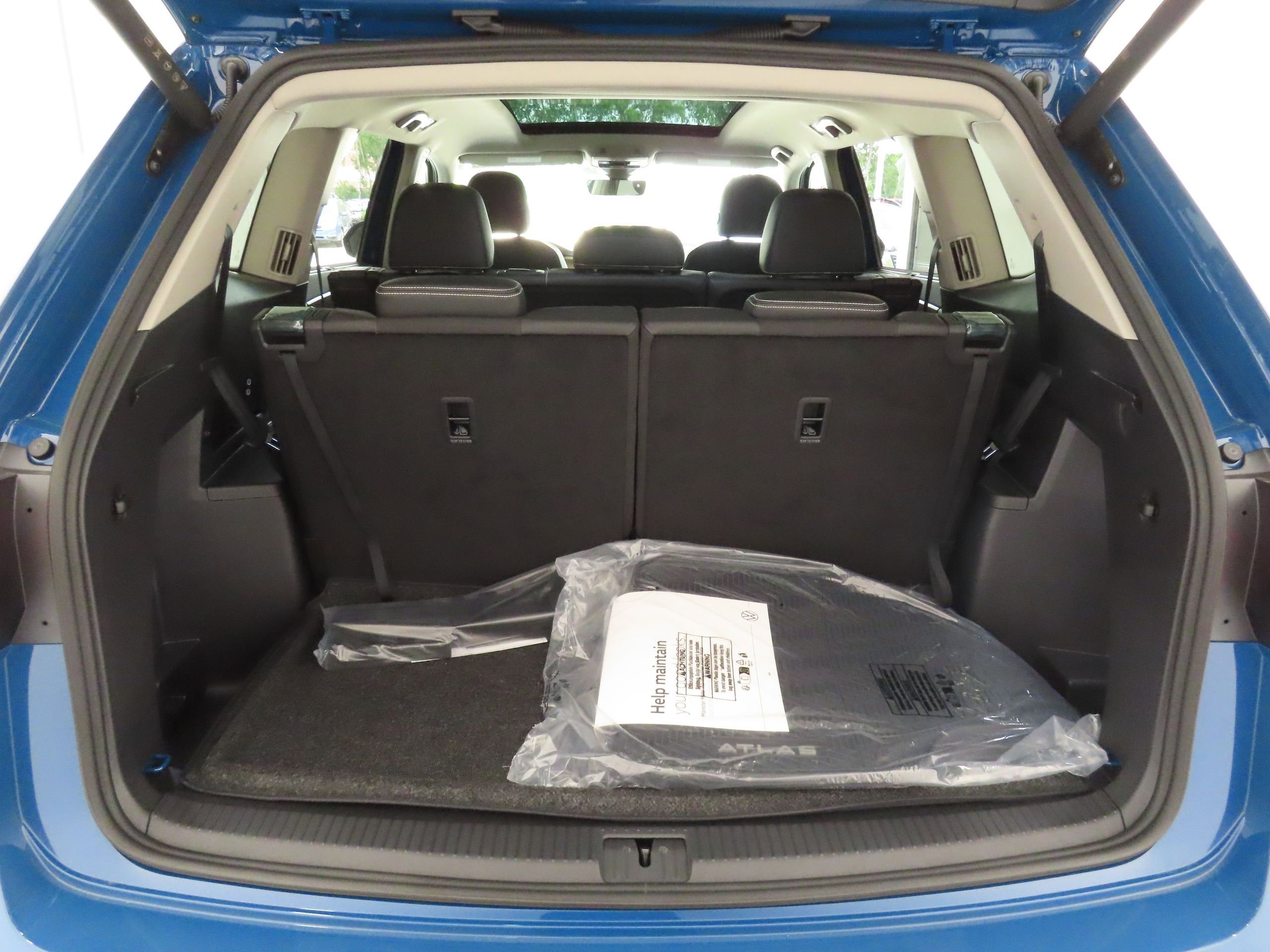 New 2025 Volkswagen Atlas SE FWD image 24