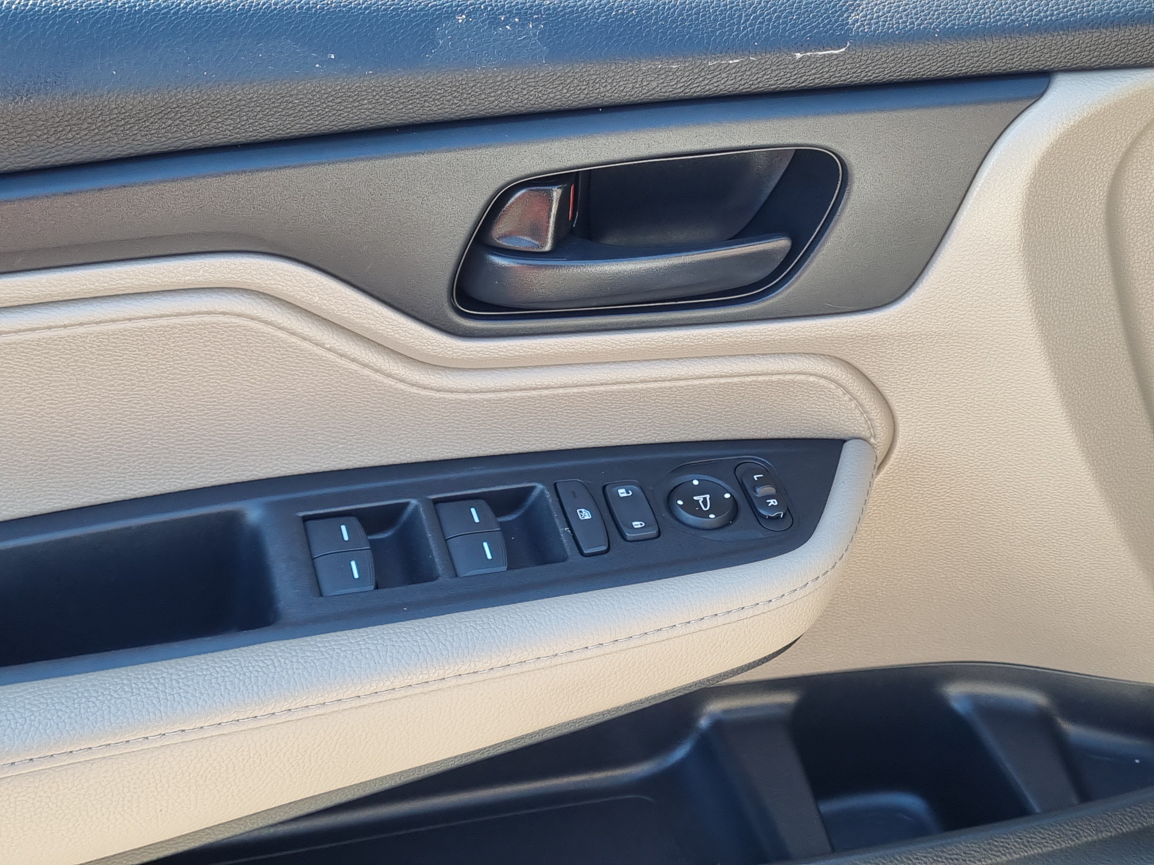 Used 2023 Honda Odyssey EX image 24
