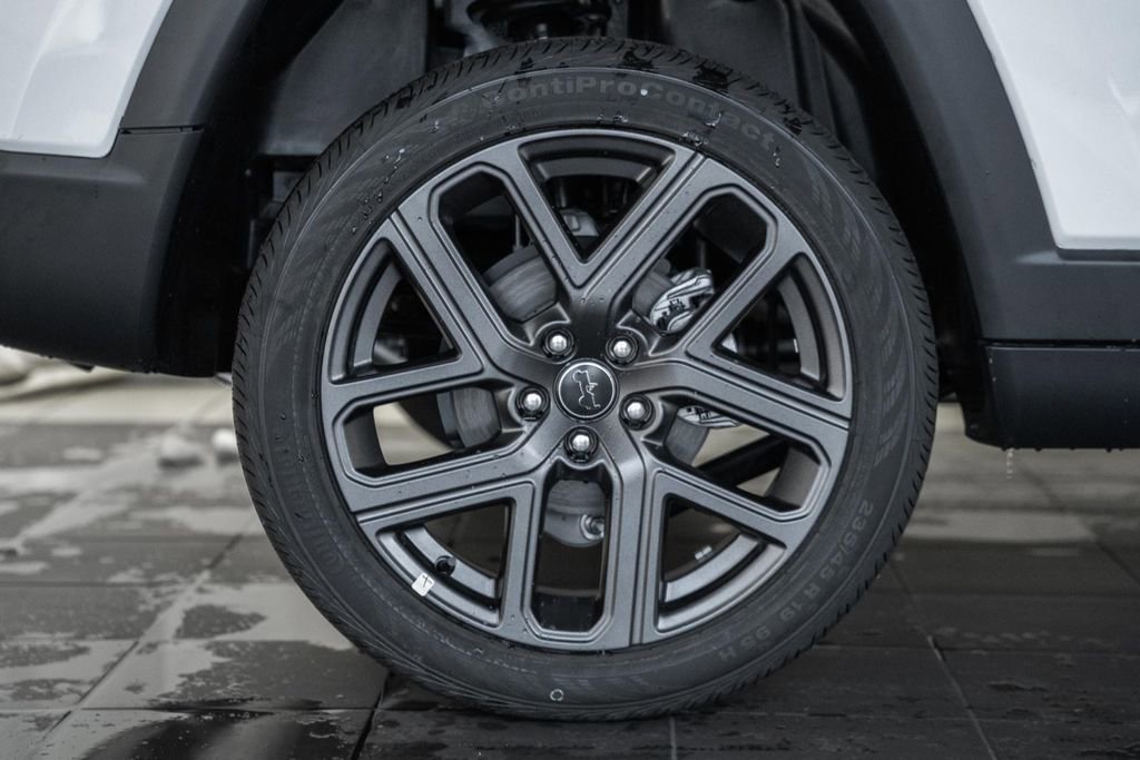 New 2026 Jeep Compass Limited w/ Sun, Sound & Navigation Group image 18