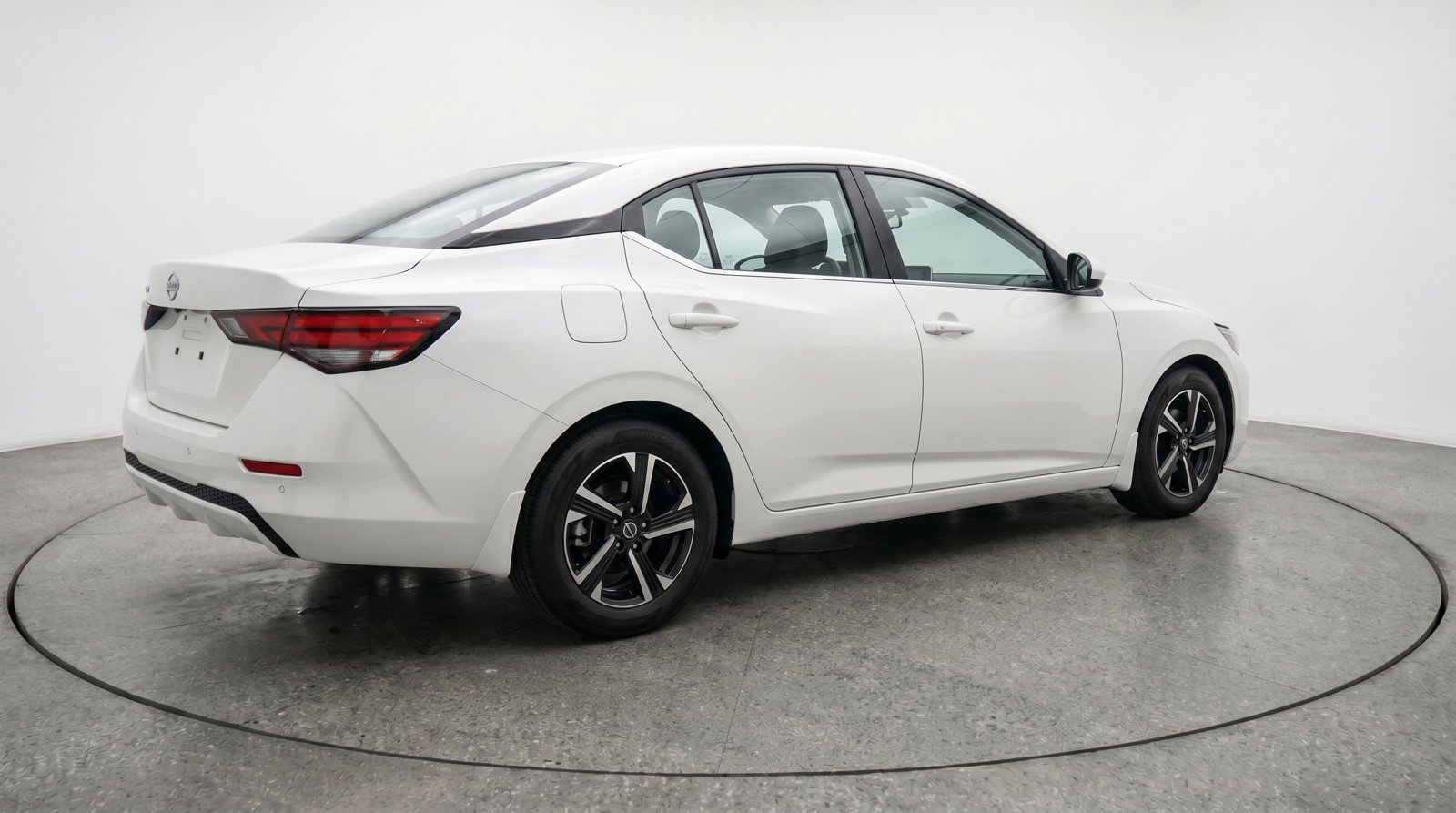 Used 2025 Nissan Sentra SV FWD image 9