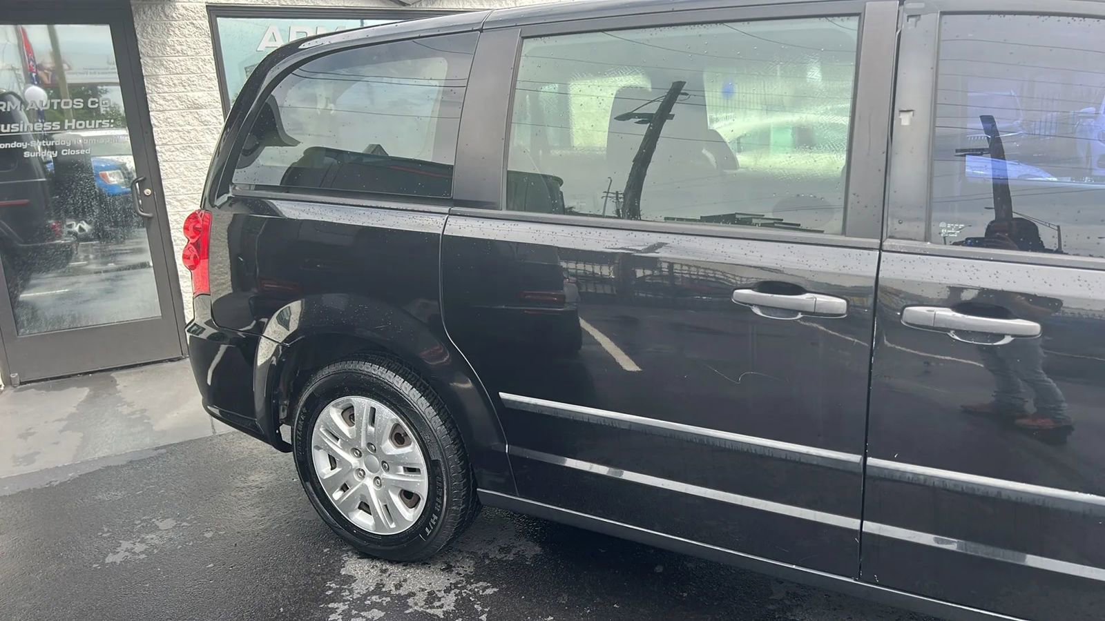 Used 2014 Dodge Grand Caravan American Value Package FWD image 15