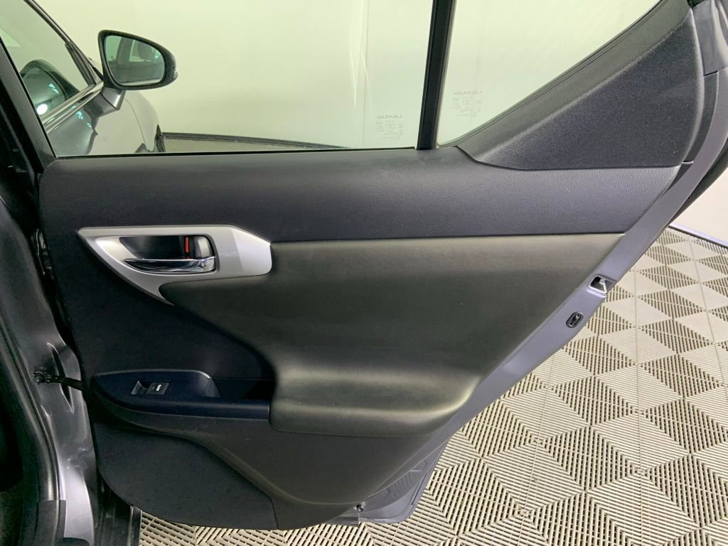 Used 2013 Lexus CT 200h w/ Premium Pkg w/Navigation FWD image 11