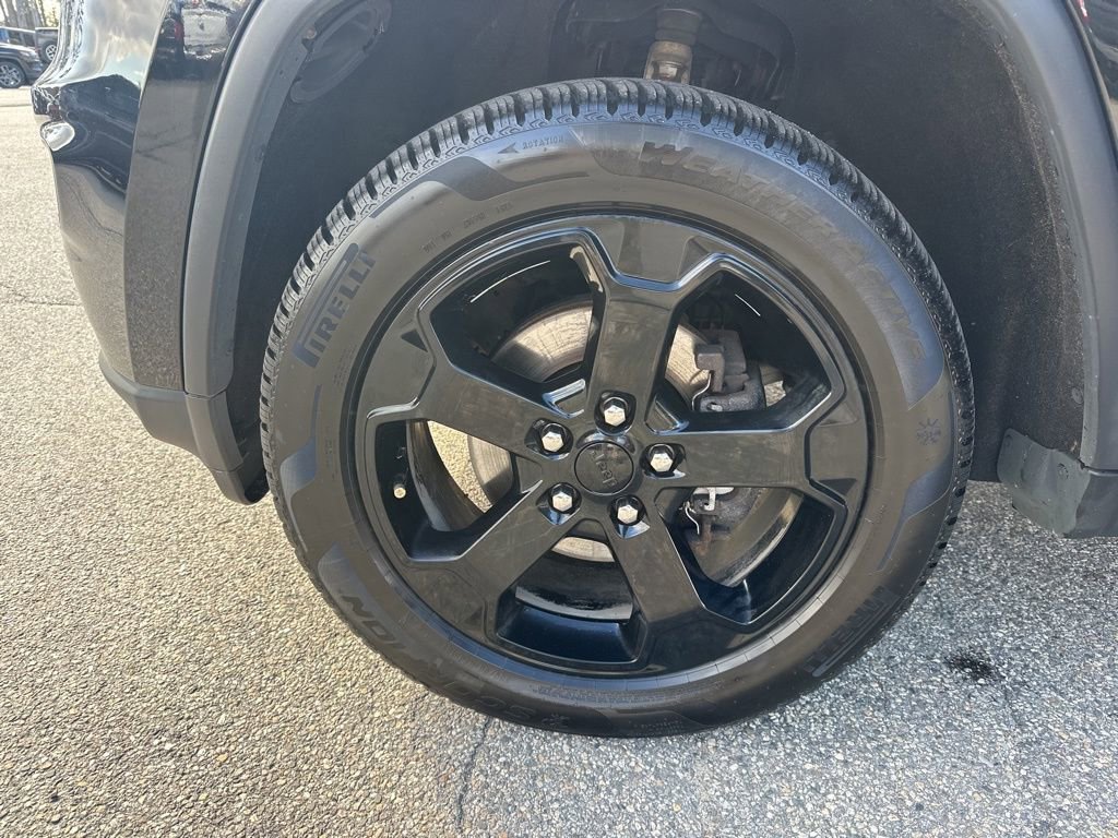 Used 2020 Jeep Grand Cherokee Laredo AWD/4WD image 38