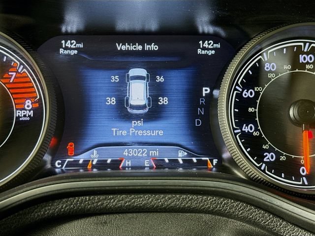 Used 2022 Jeep Cherokee Trailhawk AWD/4WD image 11