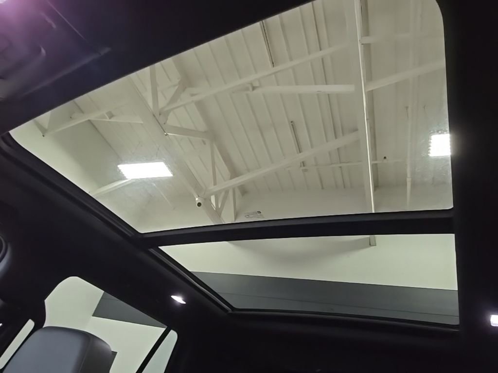 Used 2022 Chevrolet Tahoe Z71 w/ Luxury Package image 17