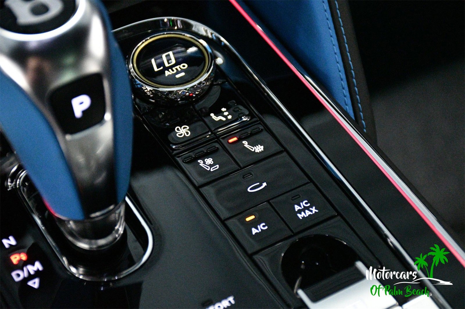 Used 2025 Bentley Flying Spur Plug-In Hybrid image 43