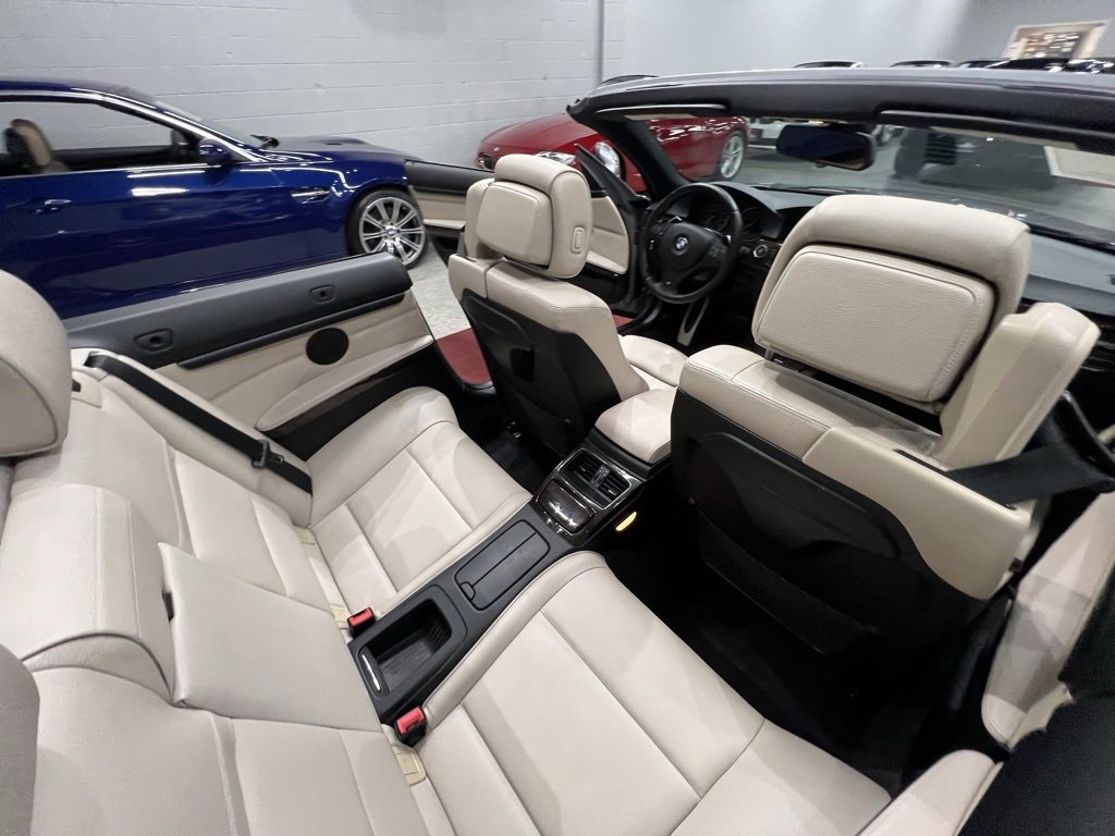 Used 2013 BMW 335i Convertible image 54