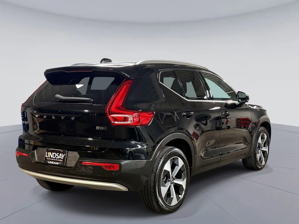 Used 2025 Volvo XC40 B5 Core AWD/4WD image 10
