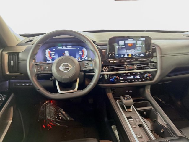 Certified 2024 Nissan Pathfinder Platinum w/ Black Appearance Package FWD image 25