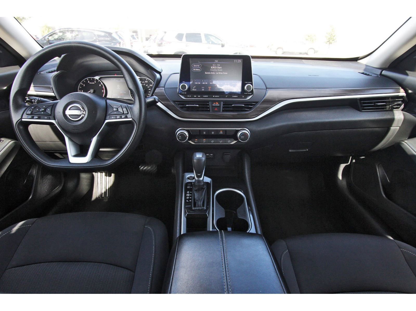Used 2024 Nissan Altima 2.5 SV image 11