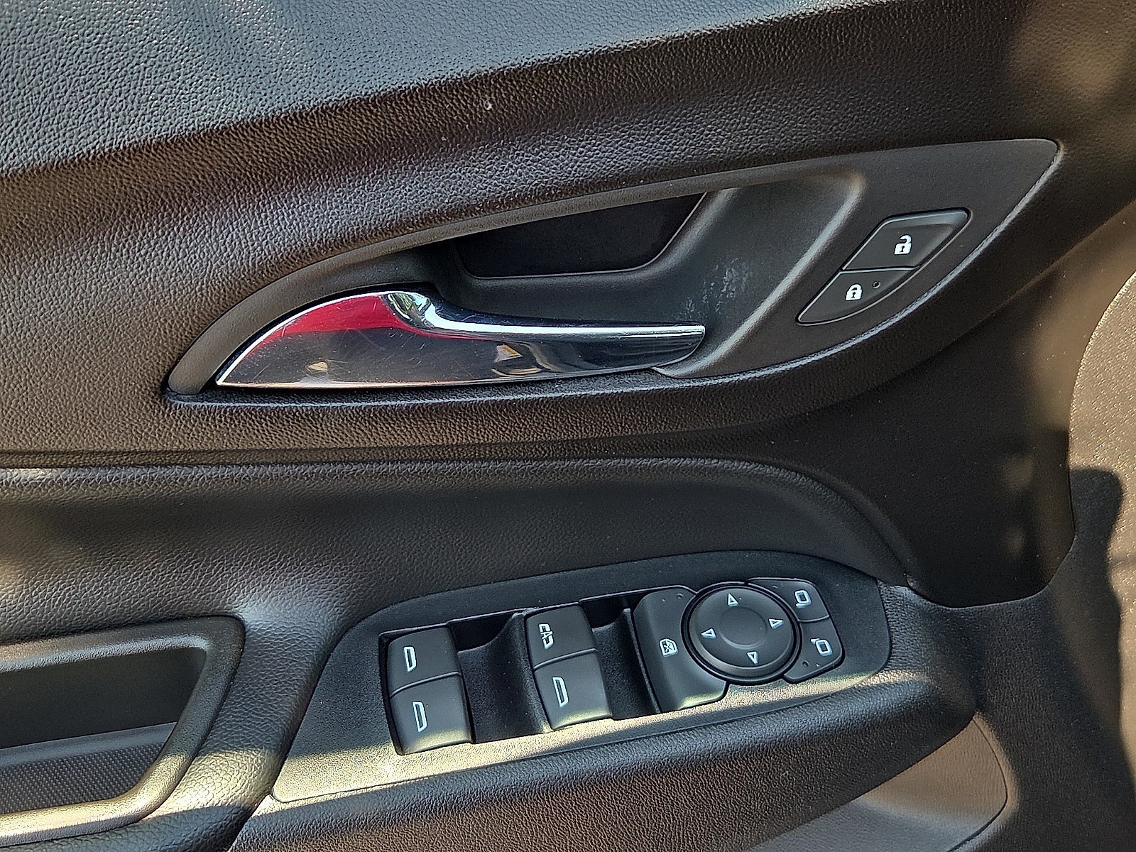 Certified 2018 Chevrolet Equinox LT AWD/4WD image 13
