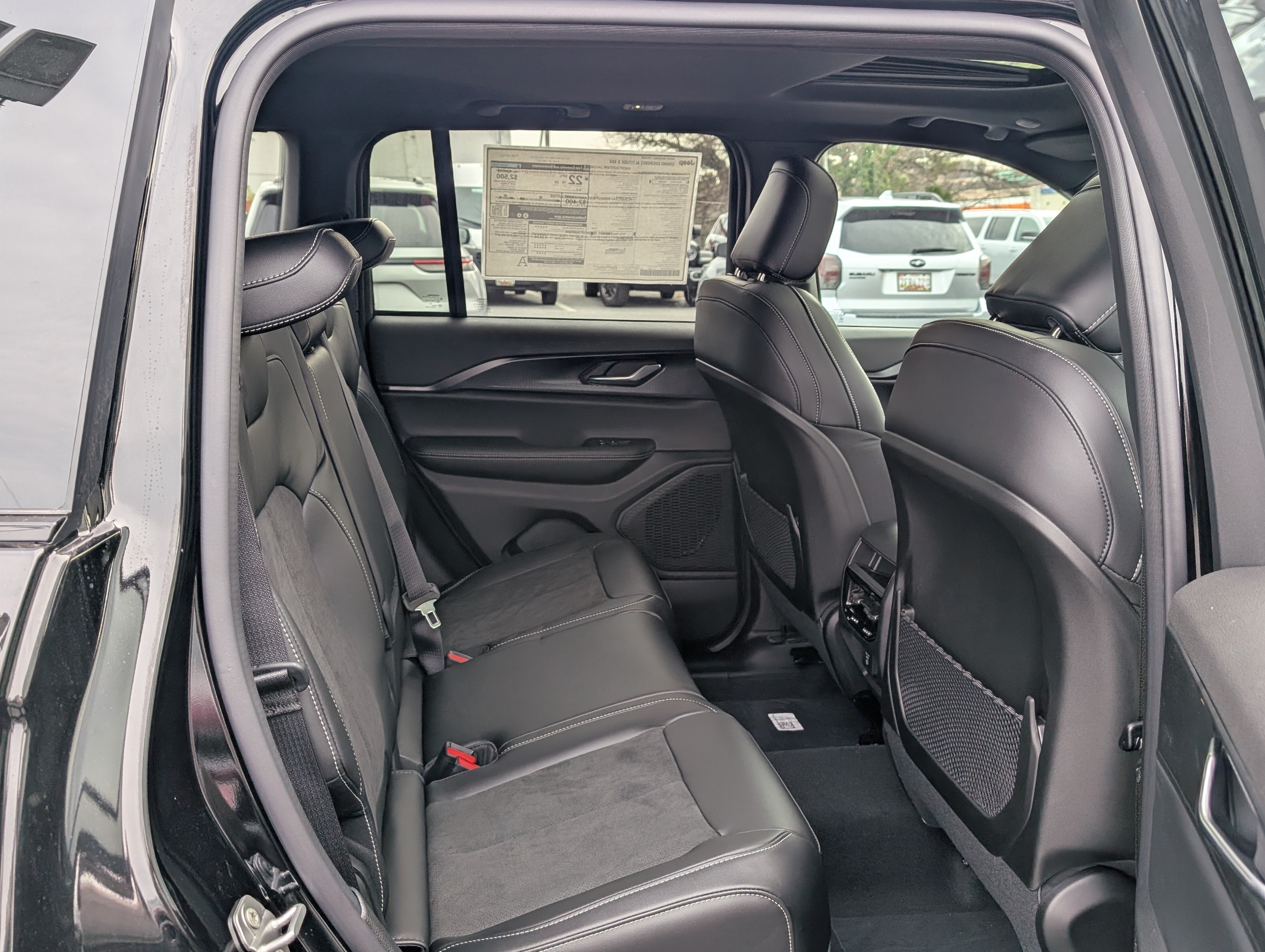 New 2025 Jeep Grand Cherokee Altitude AWD/4WD image 10