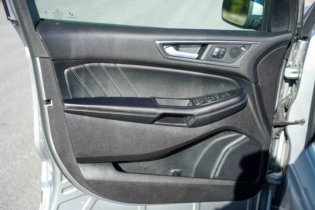 Used 2022 Ford Edge ST image 20