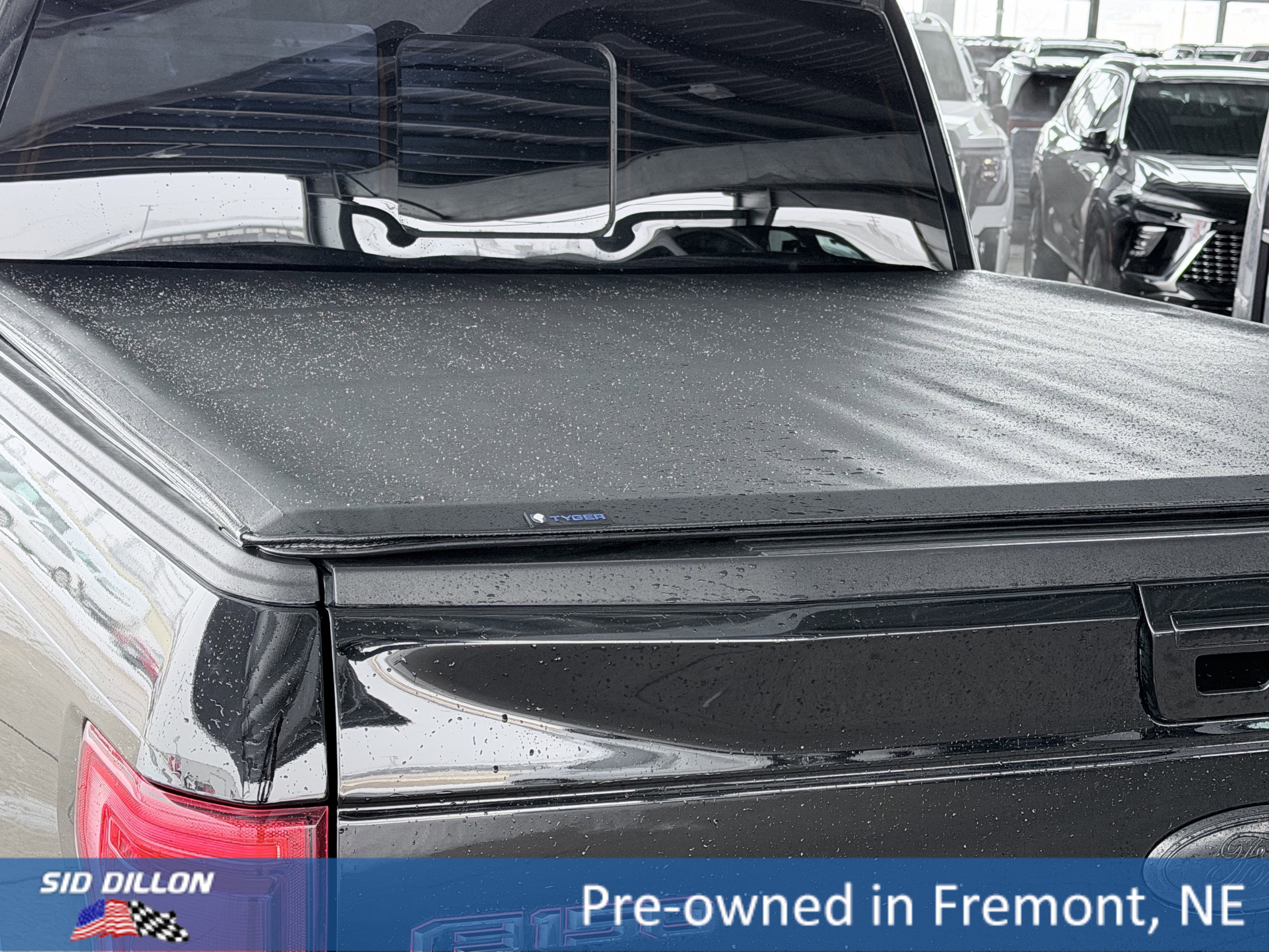 Used 2017 Ford F150 Lariat w/ Equipment Group 502A Luxury AWD/4WD image 5