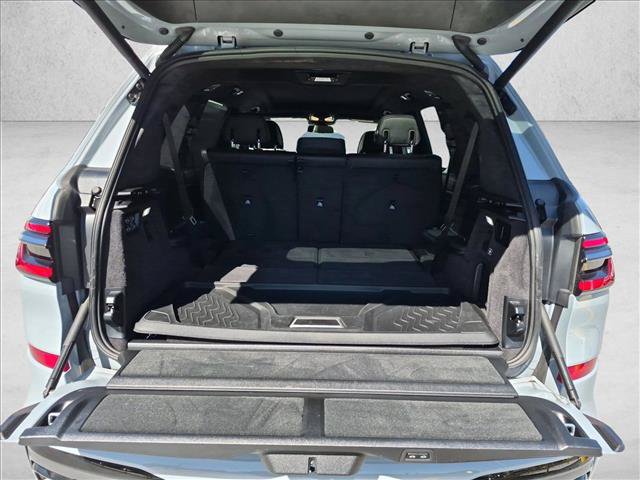 Used 2026 BMW X7 xDrive40i w/ M Sport Package AWD/4WD image 6